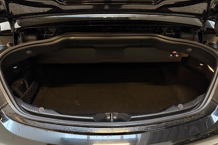 Sort Mercedes C43 fra 2017