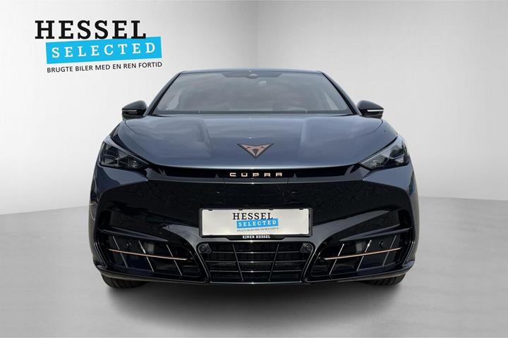 Beige Cupra Tavascan fra 2026
