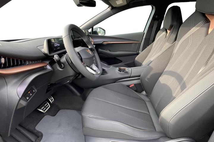 Beige Cupra Tavascan fra 2026