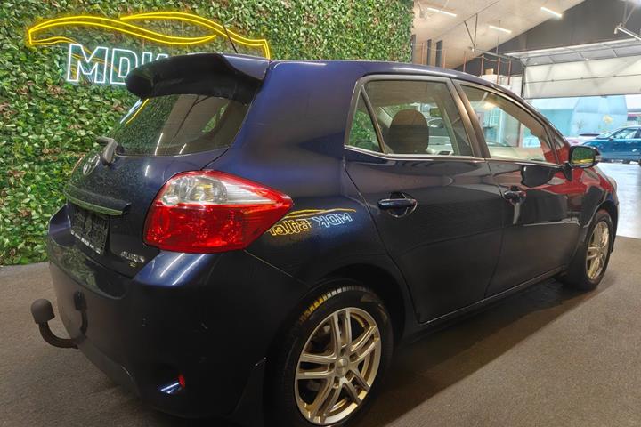 undefined Toyota Auris fra 2010