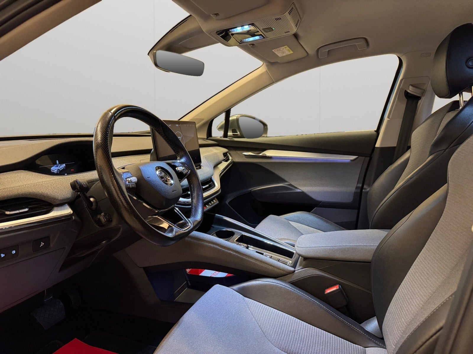 Grå Skoda Enyaq fra 2022