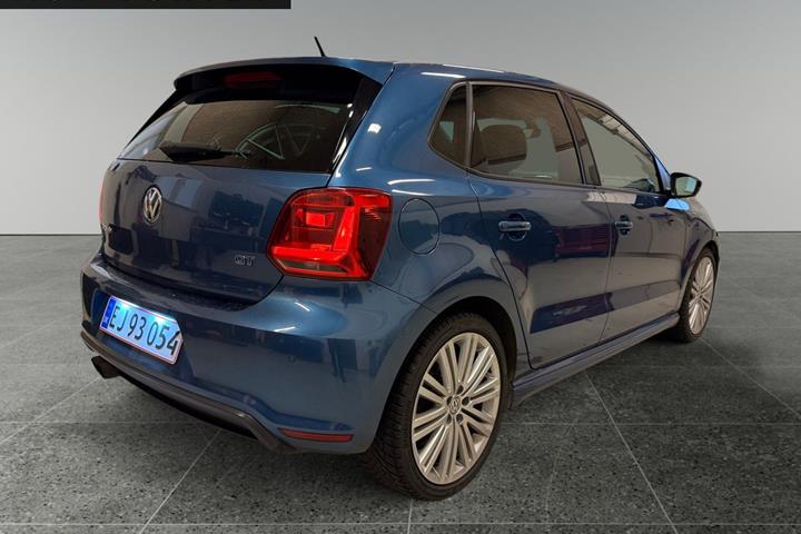 Blå VW Polo fra 2017