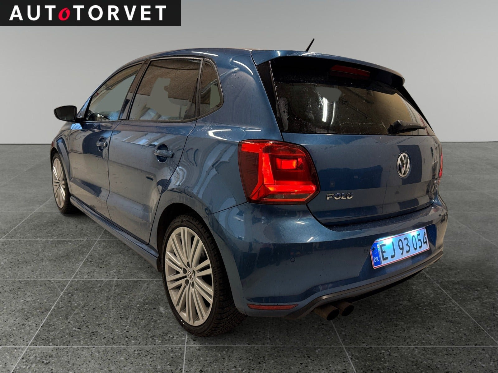 Blå VW Polo fra 2017