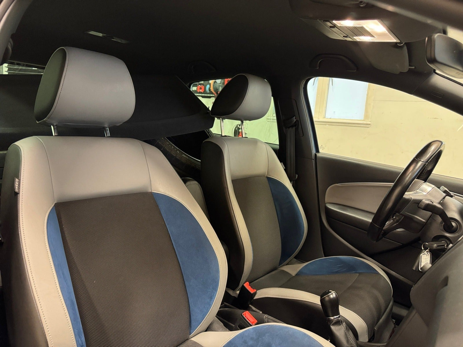 Blå VW Polo fra 2017