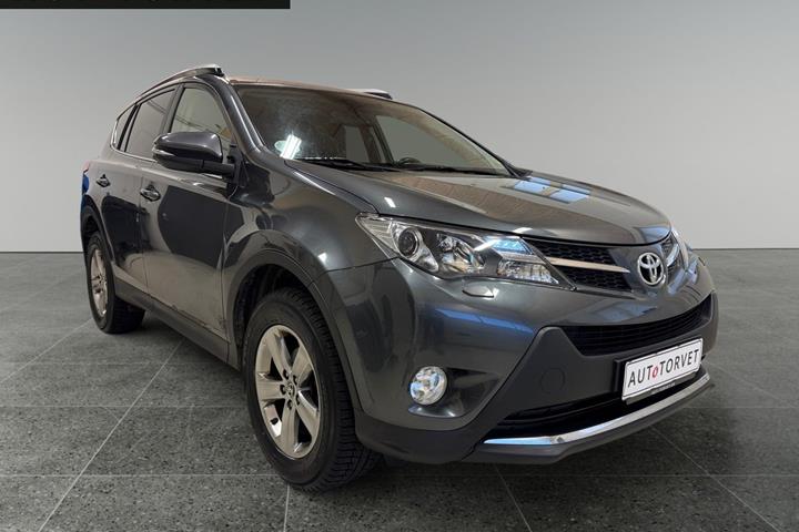 Grå Toyota RAV4 fra 2015