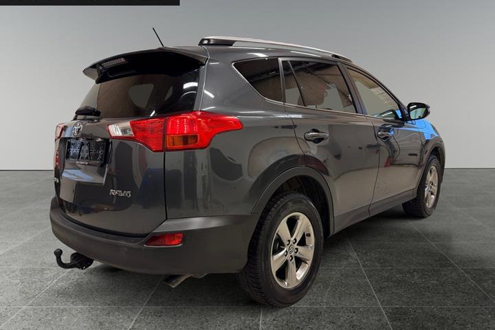 Grå Toyota RAV4 fra 2015