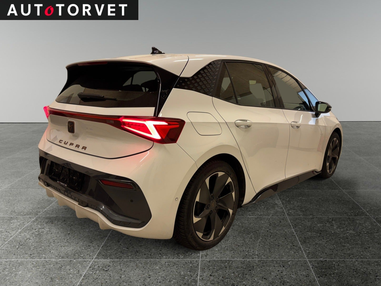 Hvid Cupra Born fra 2023