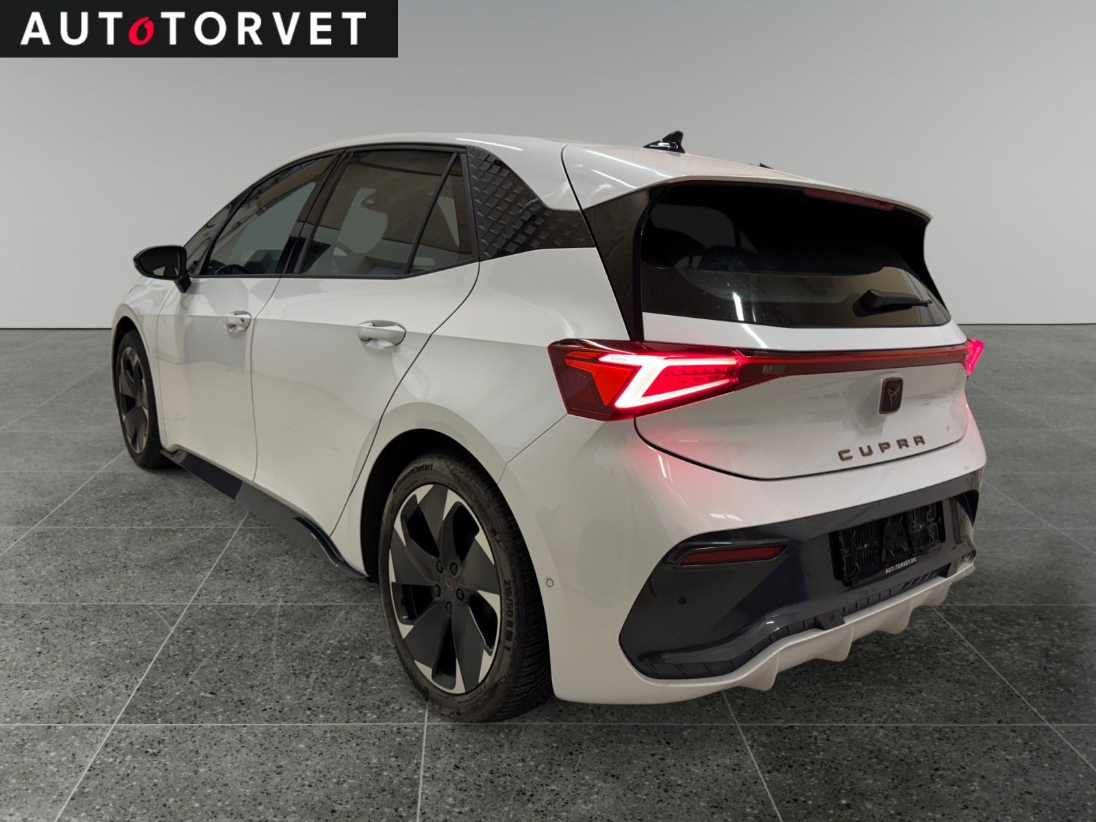 Hvid Cupra Born fra 2023