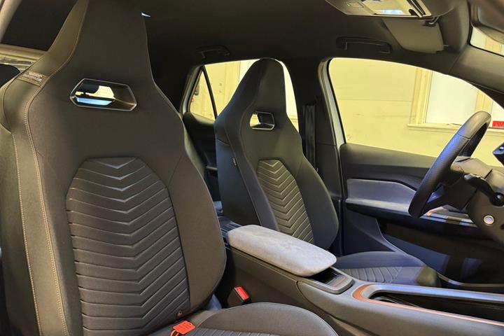 Hvid Cupra Born fra 2023