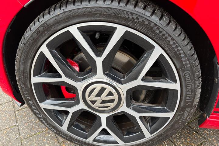 Rød VW UP! fra 2019