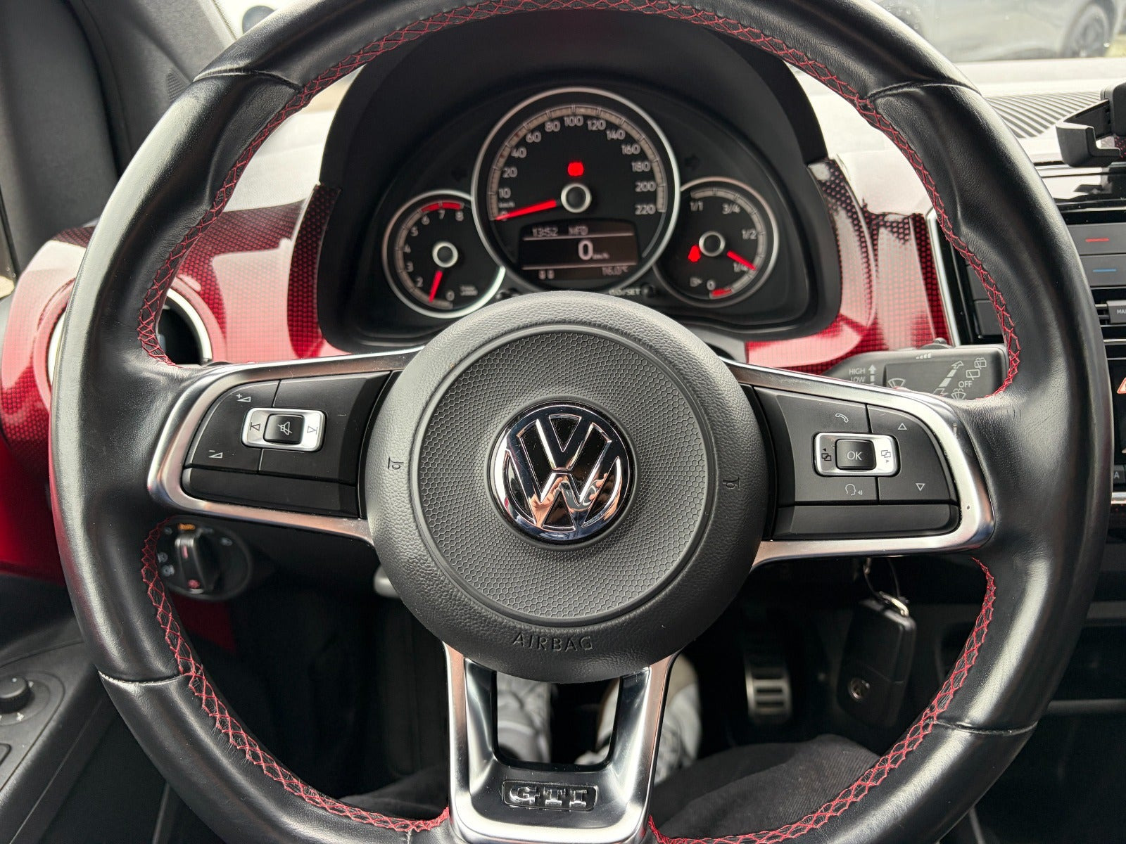 Rød VW UP! fra 2019