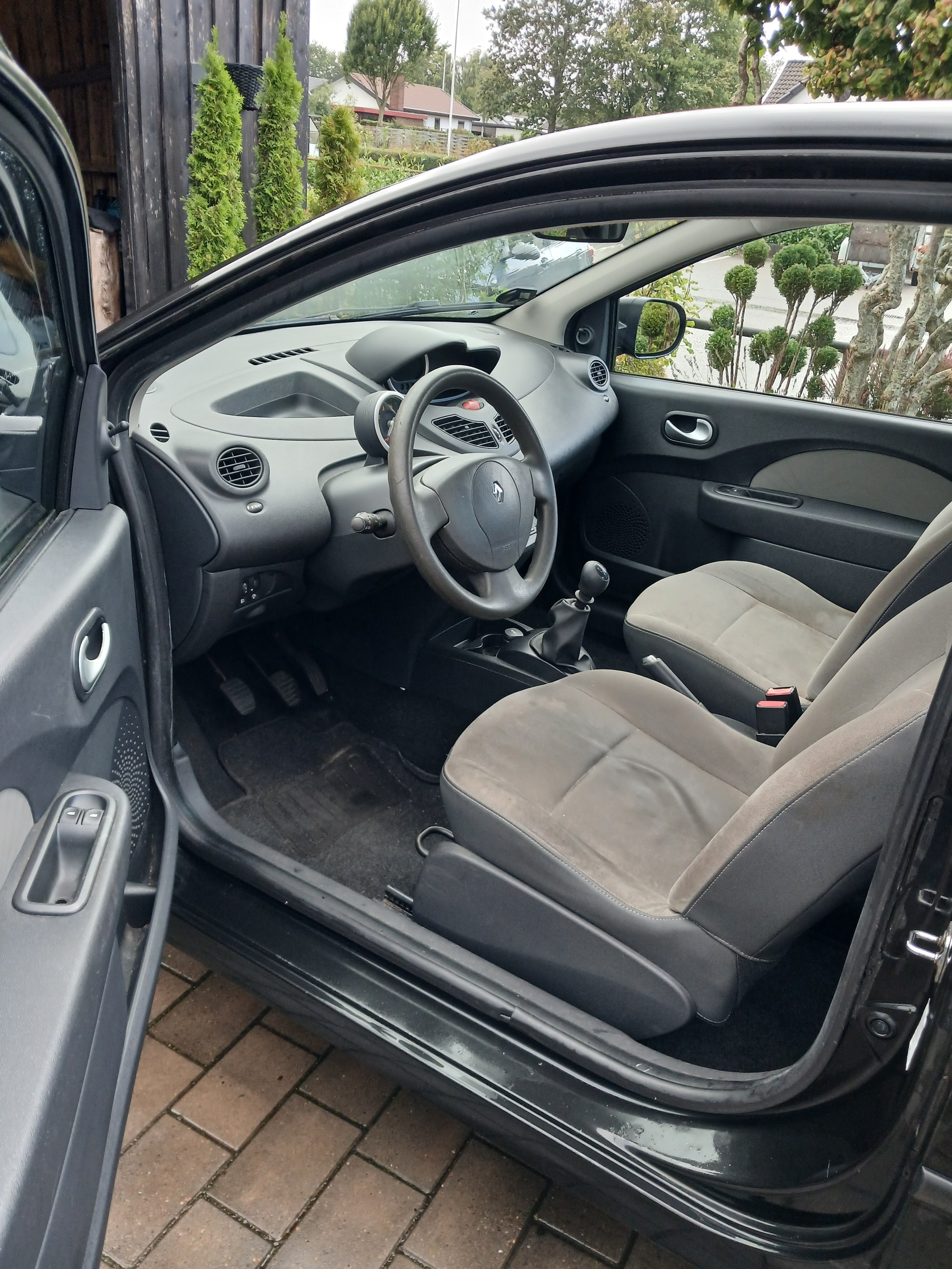 Sort Renault Twingo fra 2011