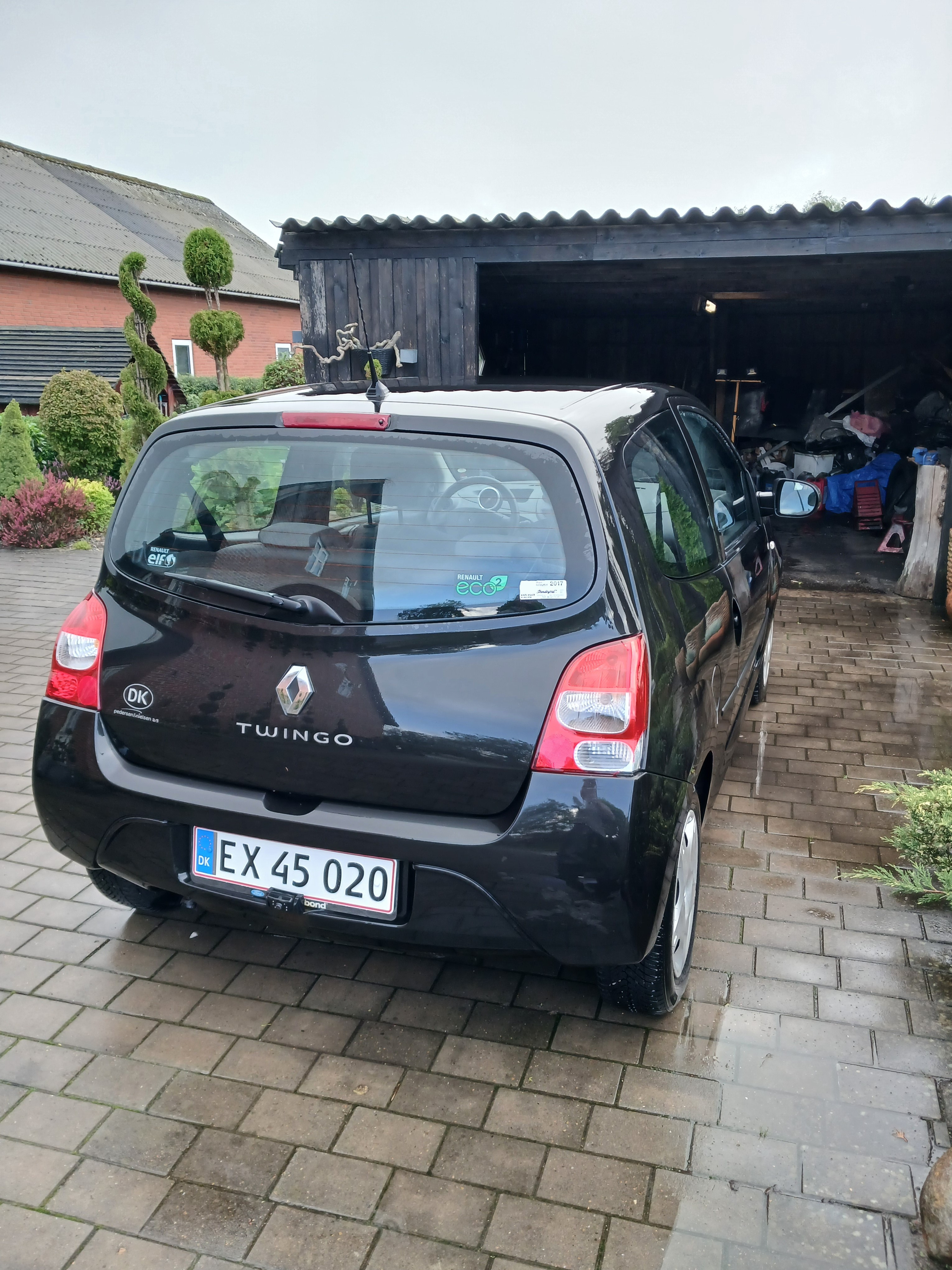 Sort Renault Twingo fra 2011