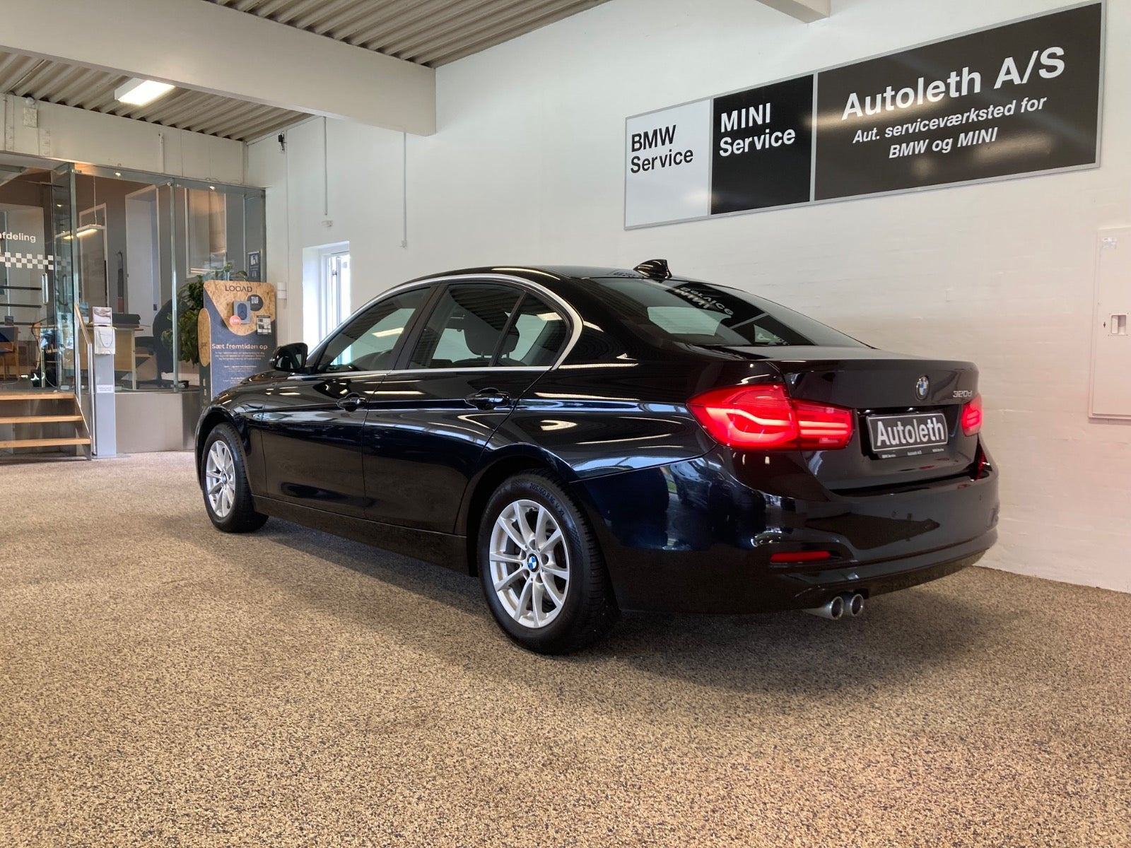 Sort BMW 320d fra 2019