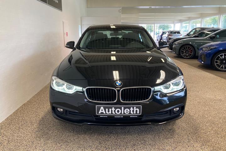 Sort BMW 320d fra 2019
