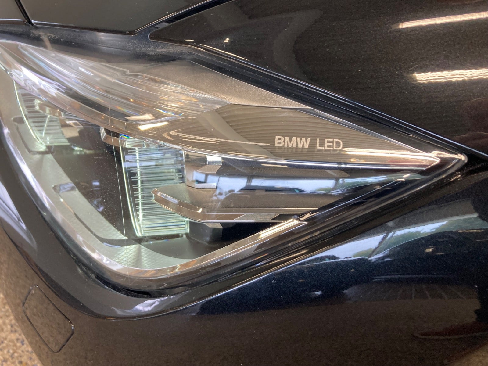 Sort BMW 320d fra 2019