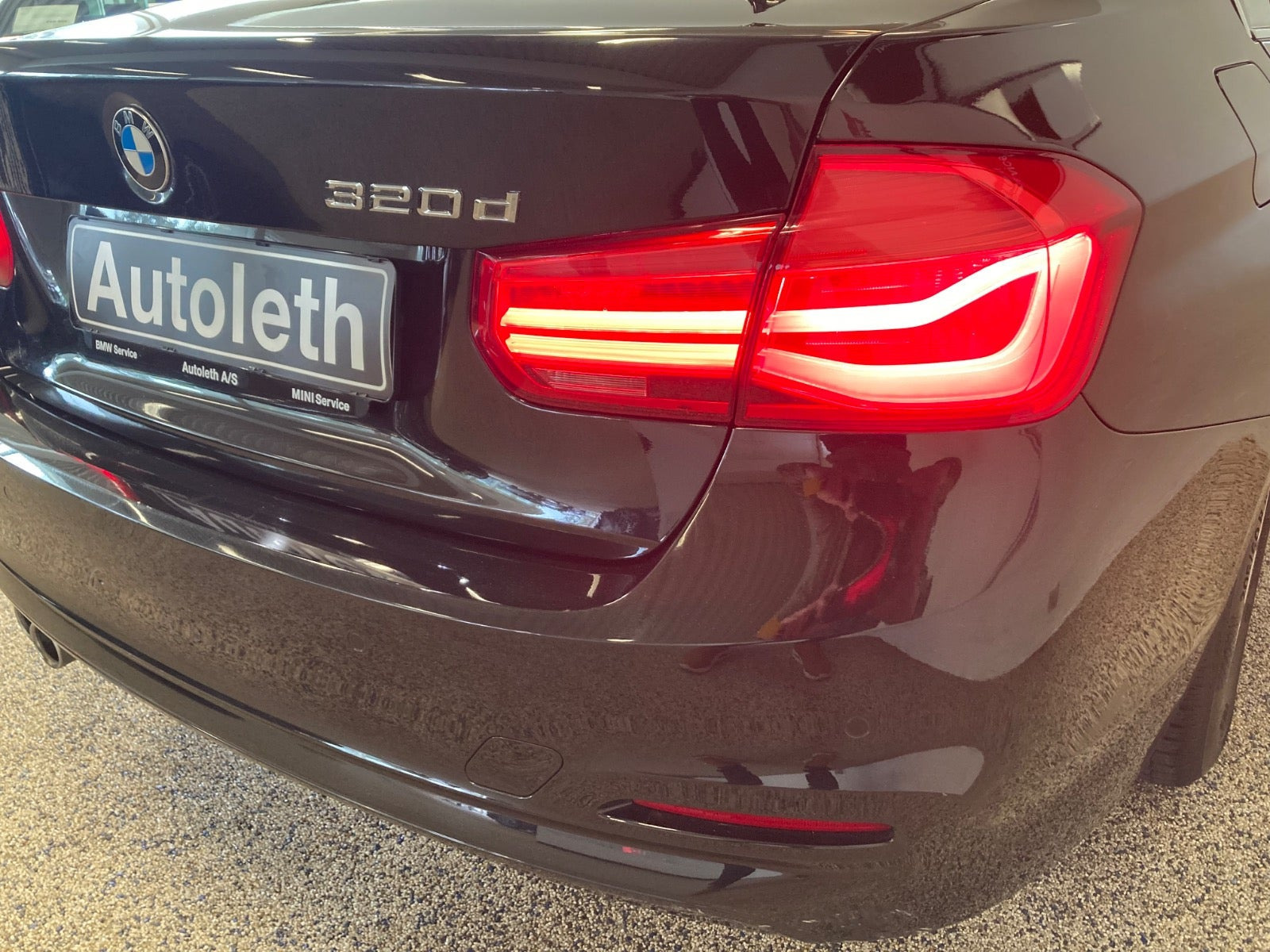 Sort BMW 320d fra 2019