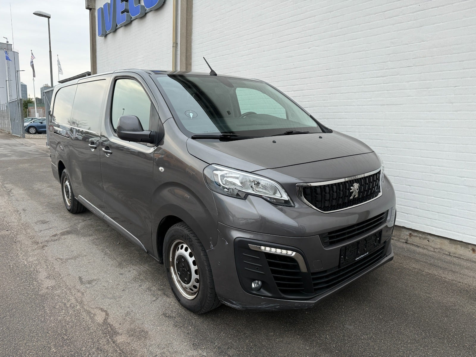 Sort Peugeot Expert fra 2019