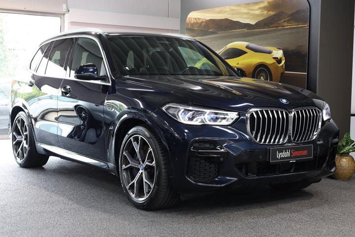 Sort BMW X5 fra 2023