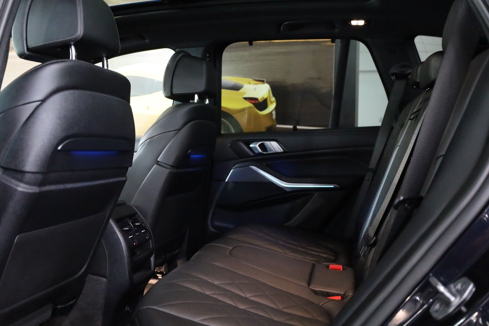 Sort BMW X5 fra 2023