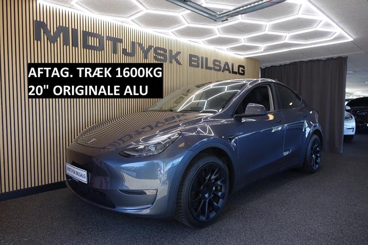 Sort Tesla Model Y fra 2023
