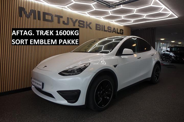 Hvid Tesla Model Y fra 2022