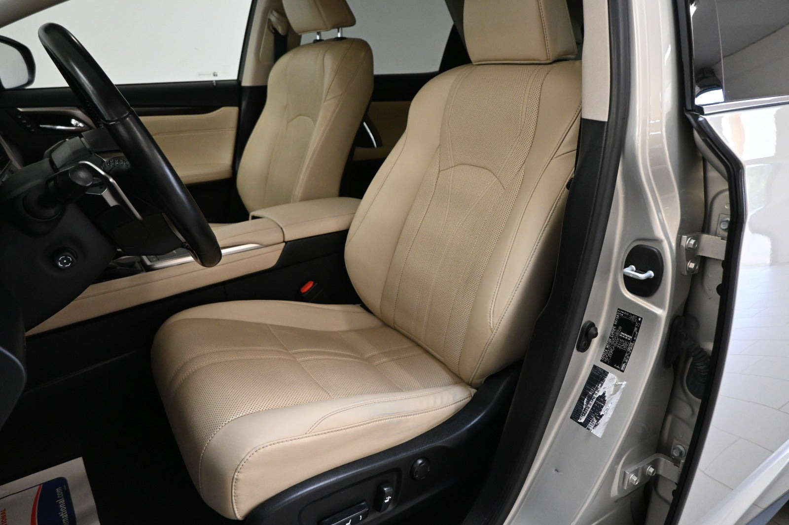 Beige Lexus RX450h fra 2022