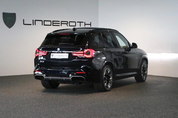 Sort BMW iX3 fra 2023