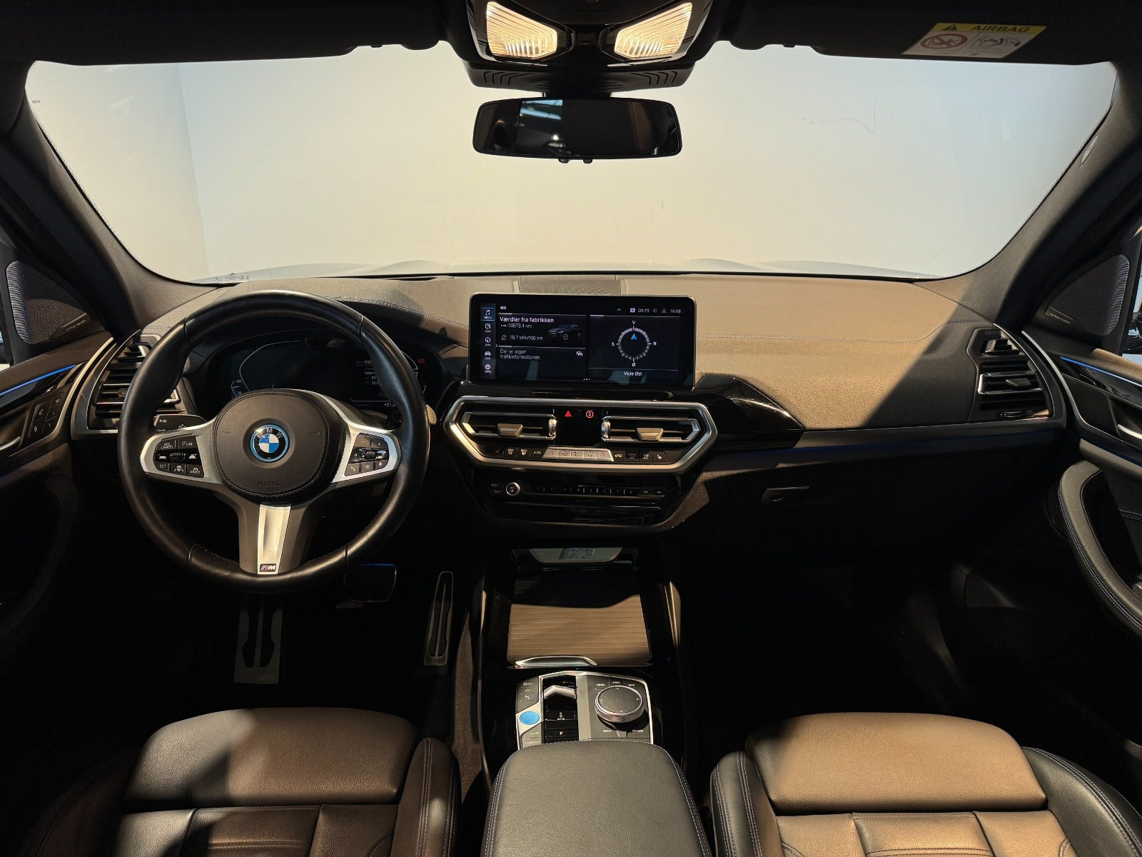 Sort BMW iX3 fra 2023