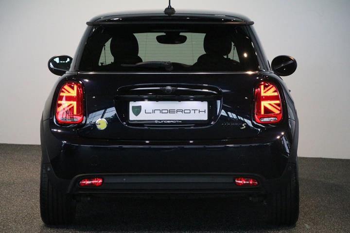 Blå Mini Cooper SE fra 2023