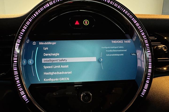Blå Mini Cooper SE fra 2023