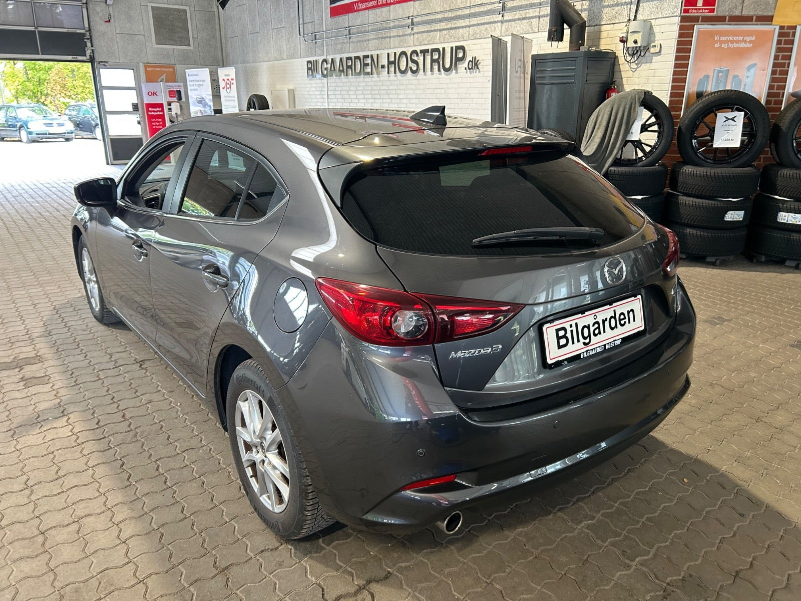 Grå Mazda 3 fra 2017