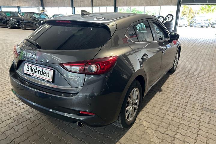 Grå Mazda 3 fra 2017