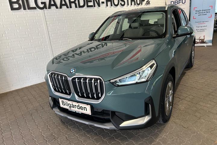 Turquoise BMW iX1 fra 2023