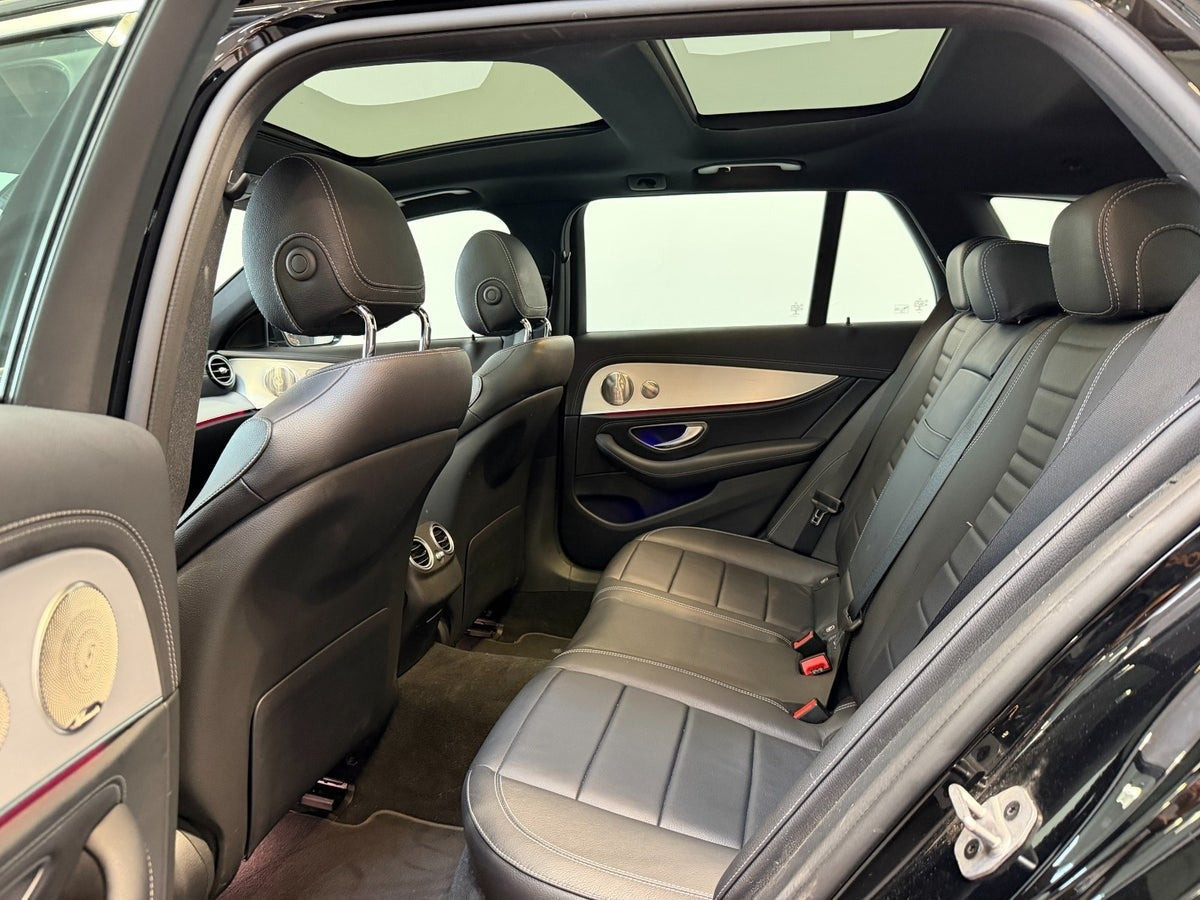 Sort Mercedes E300 e fra 2022
