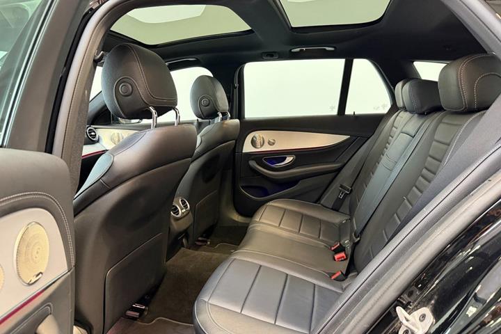 Sort Mercedes E300 e fra 2022
