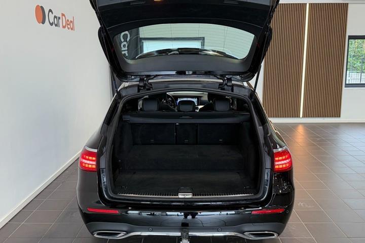 Sort Mercedes E300 e fra 2022