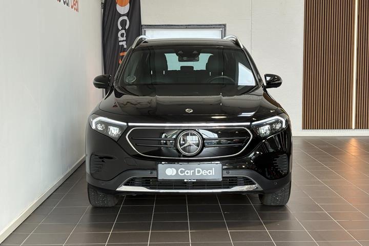 Sort Mercedes EQB300 fra 2023