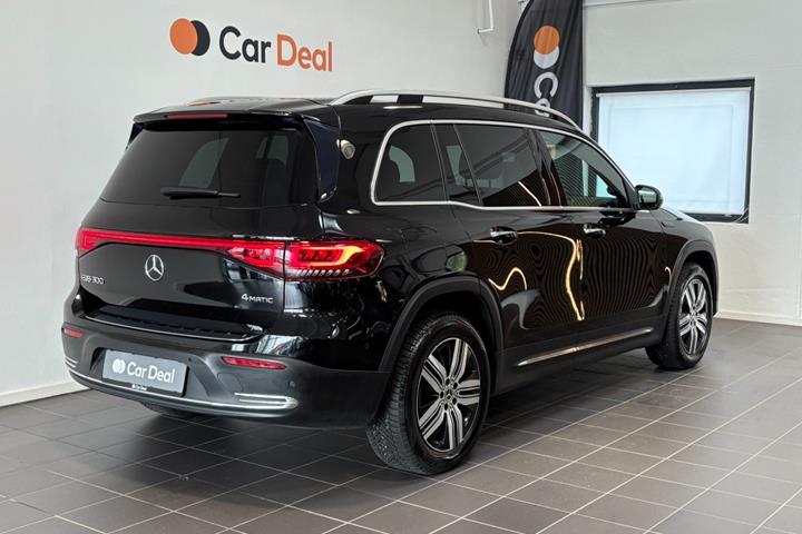 Sort Mercedes EQB300 fra 2023