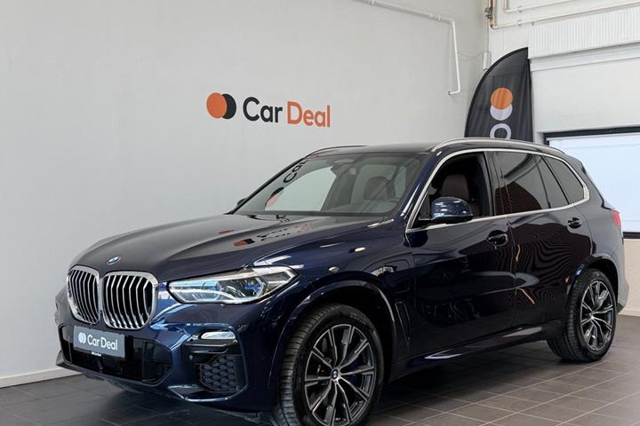 Blå BMW X5 fra 2021