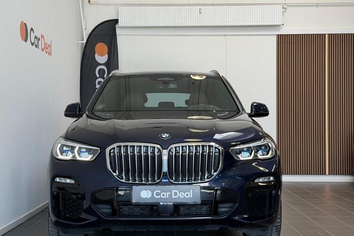 Blå BMW X5 fra 2021