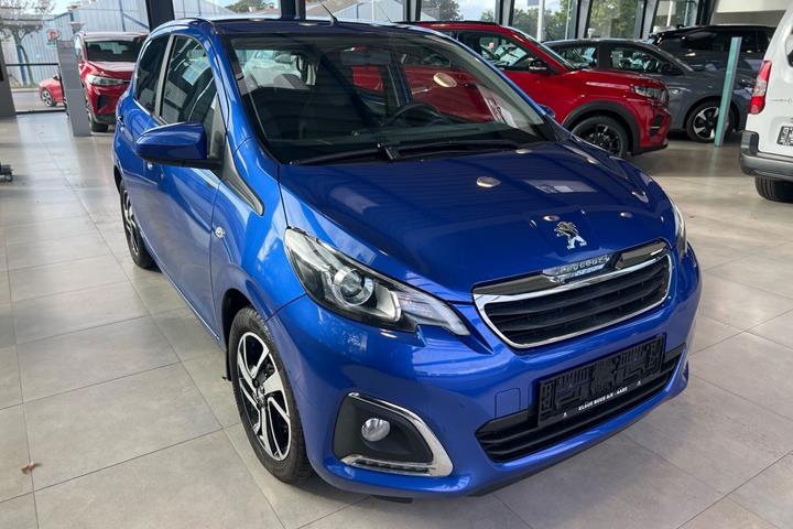 Blå Peugeot 108 fra 2021