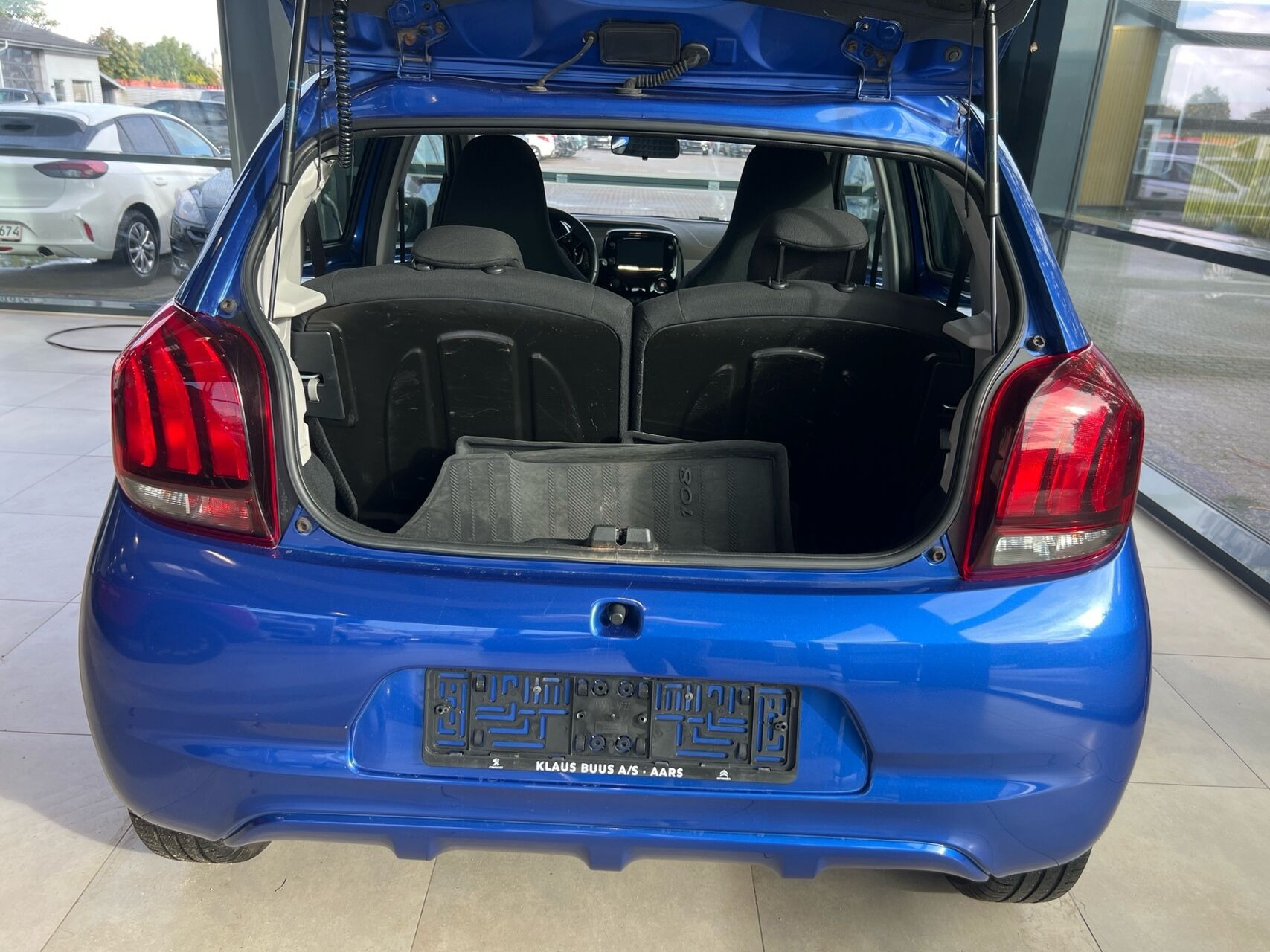 Blå Peugeot 108 fra 2021