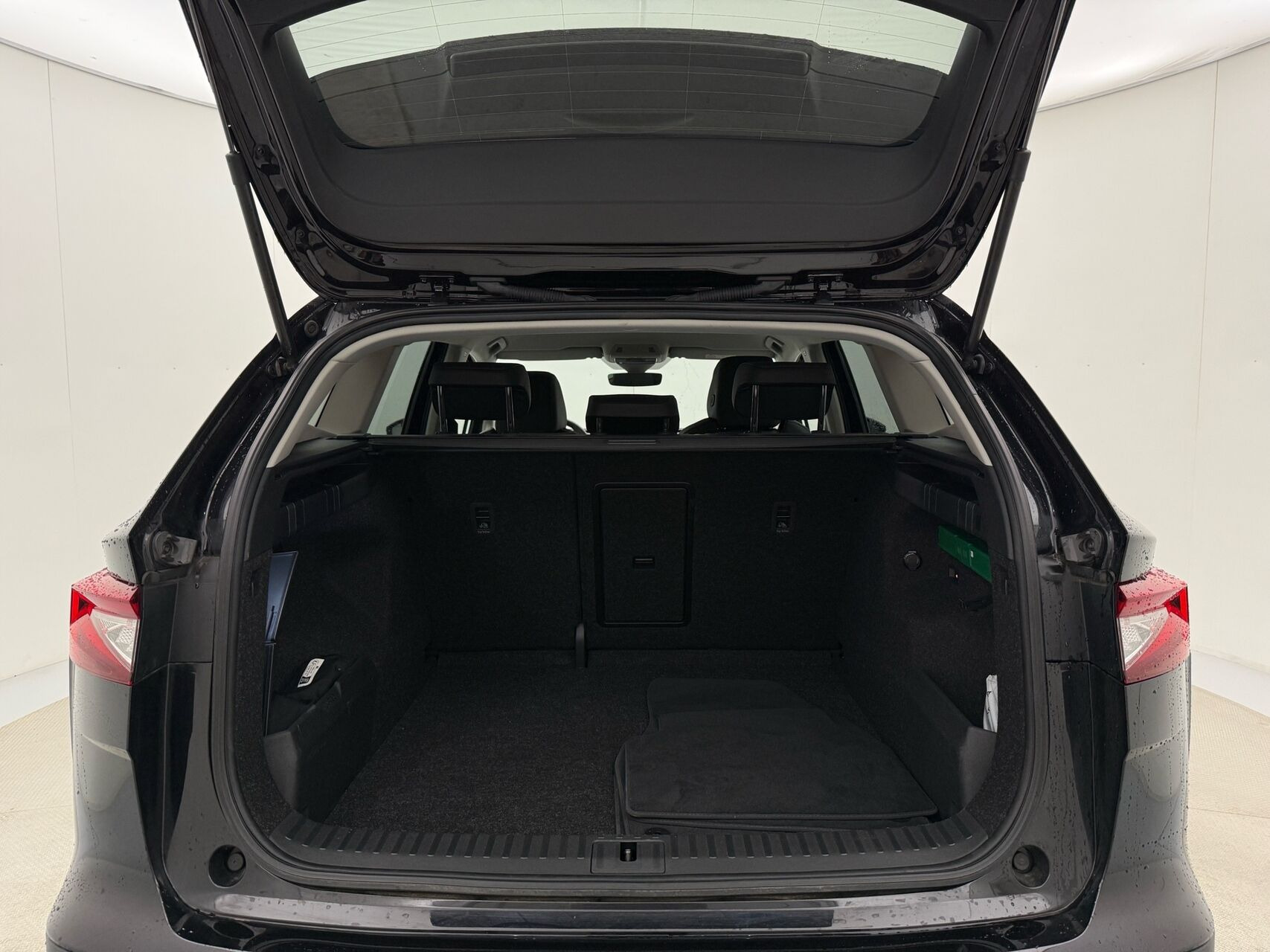 Sort Skoda Enyaq fra 2025