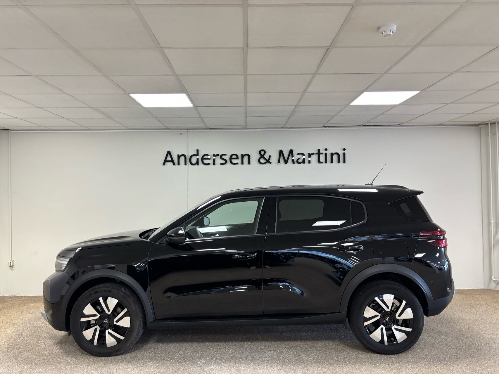 Sort Opel Frontera fra 2025