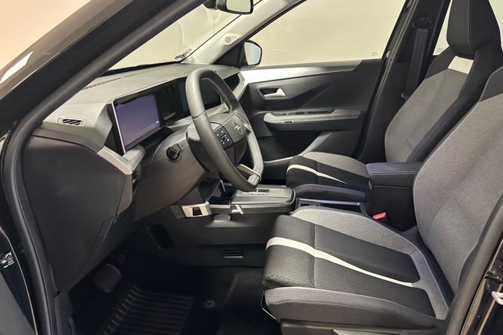 Sort Opel Frontera fra 2025