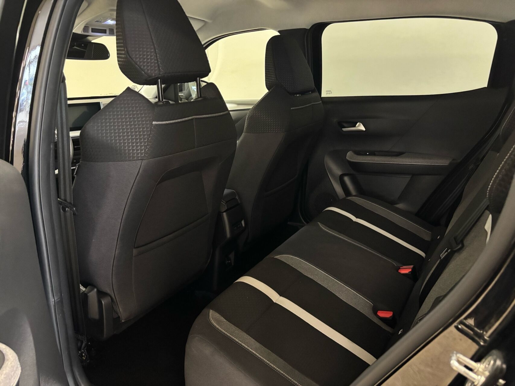 Sort Opel Frontera fra 2025