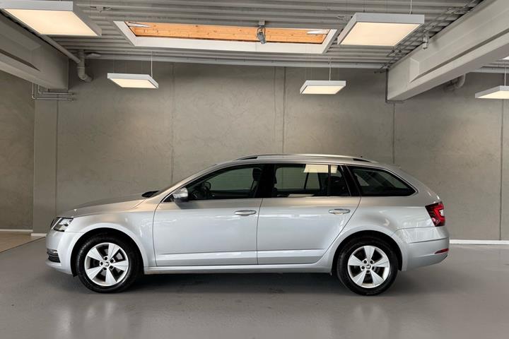 Sølv Skoda Octavia fra 2019