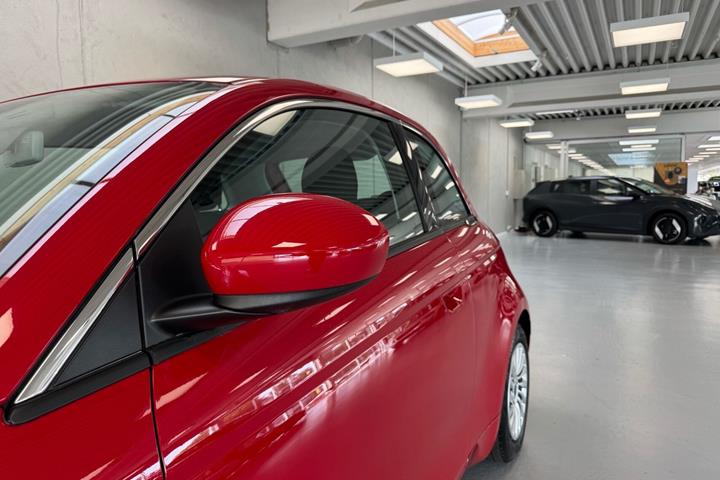Rød Fiat 500e fra 2023