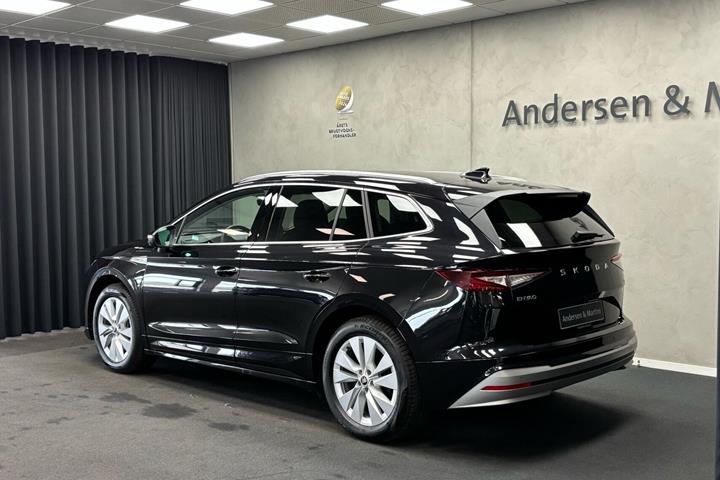 Sort Skoda Enyaq fra 2026